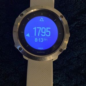 Suunto traverse hiking and trekking gps watch .